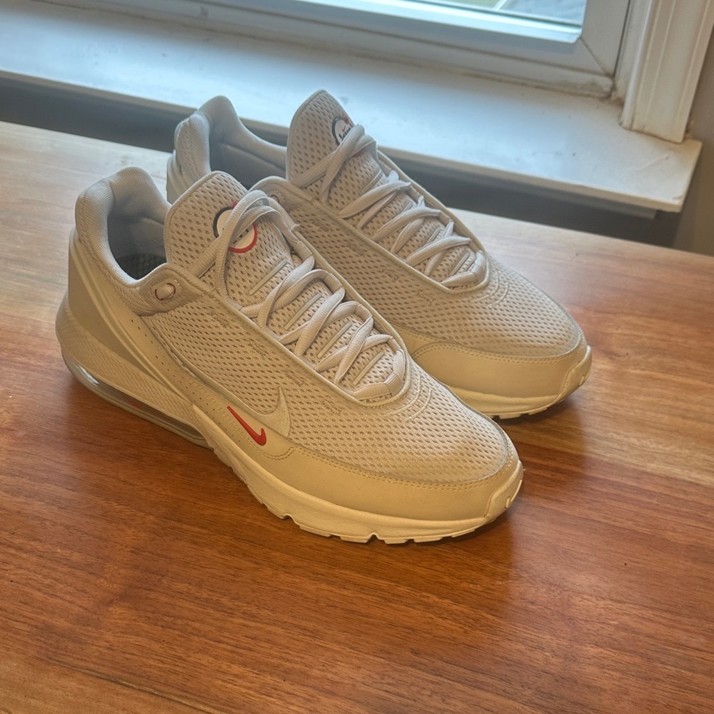 Nike Men's Cream and Red Air Max Size 13